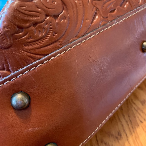 🌻Patricia Nash Embossed Leather Purse🌻 - Picture 3 of 16